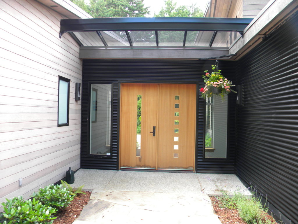 How to Choose The Perfect Glass Canopy for Your Front Door