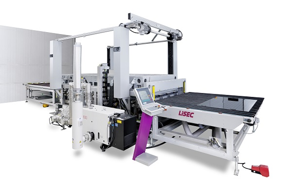13 The Austrian company Lisec will be presenting numerous machines for the processing of thin glass at glasstec 2018 in Düsseldorf. (Photo credit: Lisec Austria GmbH)