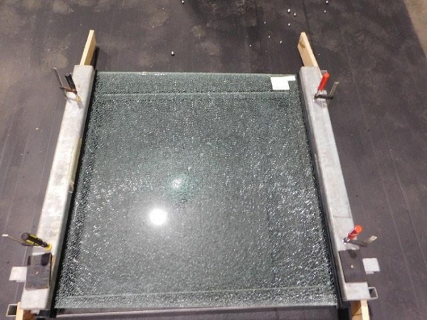 Fig. 9: Disintegrated fully tempered glass top-layer