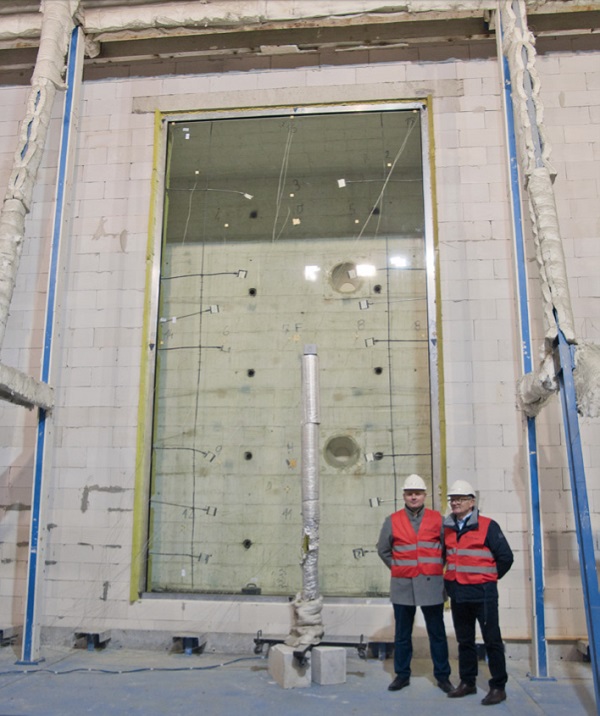 This is the largest fire-resistant glass!