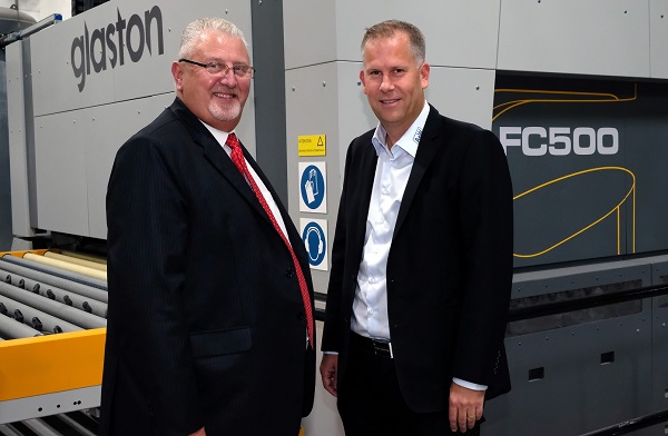 Euroview Managing Director Steve Larvin (left) knows how to make an insulated glass plant fit for the commercial sector. Right: Pontus Levin, A+W Sales Director North‐Eastern Europe and provider of customer support for Euroview.