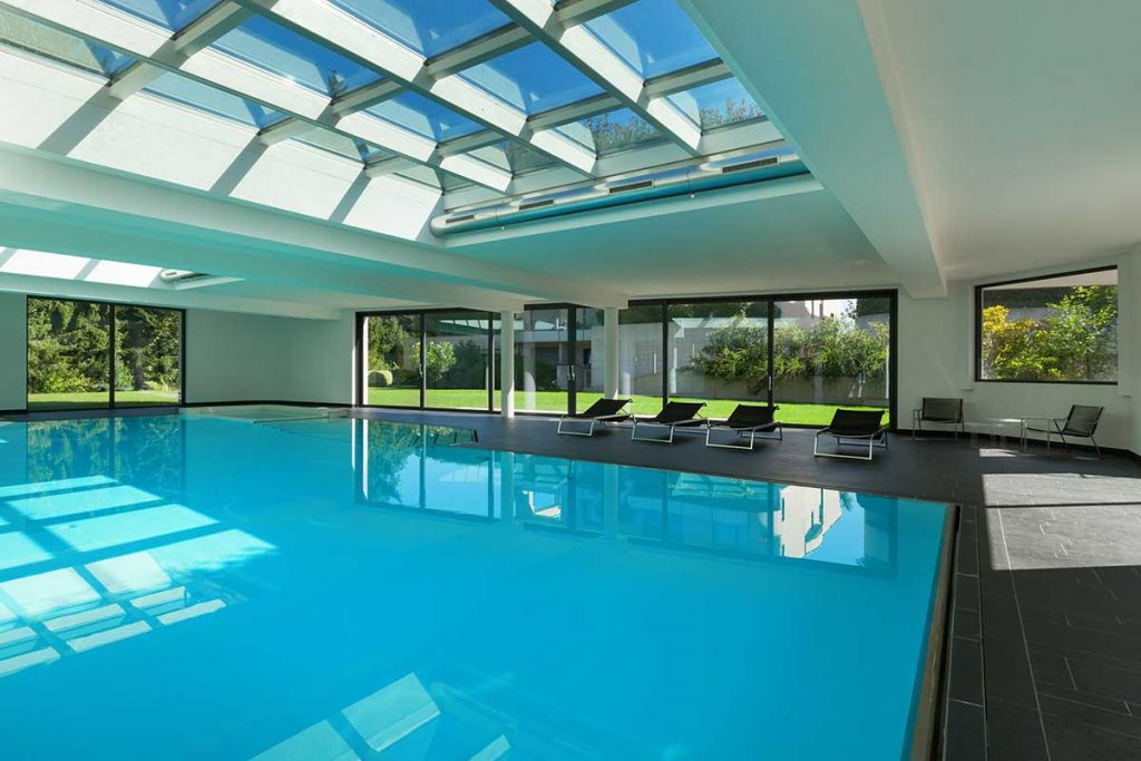 Anti condesation glass windows for indoor swiming pools