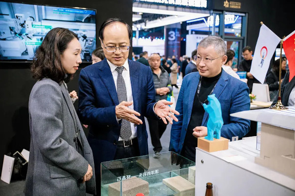 Mr. Hao Jiping, President of China Building Metal Structure Association, visited NorthGlass booth