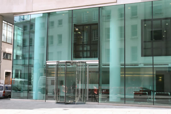 6m tall structural glass facade to an office building in London