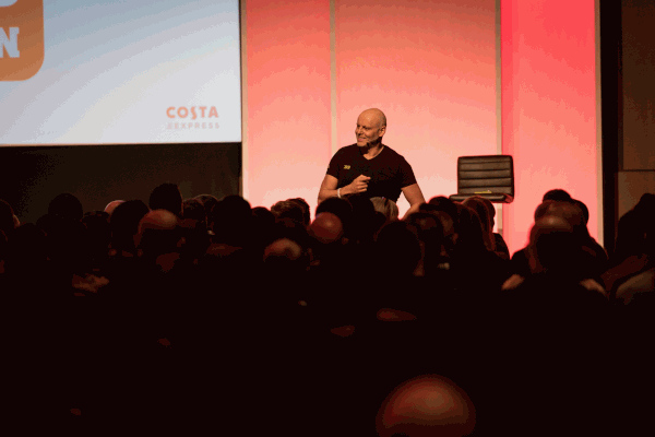 UK’s #1 motivational business speaker to whip up 30-minute storm at Glazing Summit