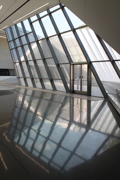 Guardian jumbo-sized glass is featured on the Eli and Edythe Broad Art Museum at Michigan Sate University. Photo: Jason Meyers