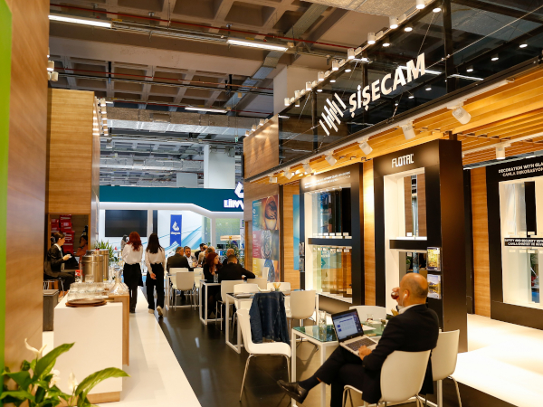 Şişecam Presented Innovative Flat Glass Products at Eurasia Glass 2022