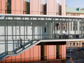 Diana Center at Barnard College features STARPHIRE ULTRA-CLEAR glass by PPG