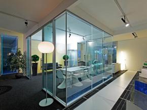 Glass Furniture: everything is born and develops in Vetroin