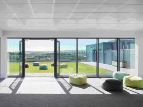 Soaring Glass Wall Provides Centrepiece for Cutting Edge Technology Firm HQ