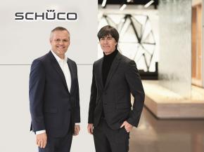 Picture credits: Schüco International KG Combining common values: Joachim Löw and Andreas Engelhardt, Managing Partner of Schüco International KG, in the Schüco showroom in Bielefeld.