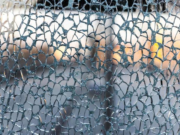 Bourgondië tekort Spreek uit When building glass breaks dangerously it is a design problem |  glassonweb.com