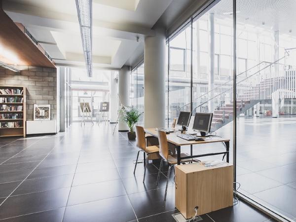 The building of Media Library od 21st century. On three floors, there are indoor glass facades of POLFLAM® BR EI 60 glass which are 40 metres long.