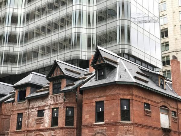 Undulating Curved Glass Curtainwall Highlights 7th St. Thomas in Toronto