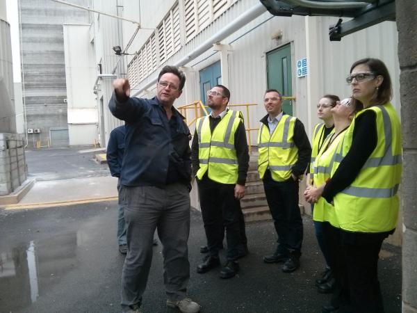 DEFRA visit with British Glass and Guardian gives greater understanding of sector air quality work