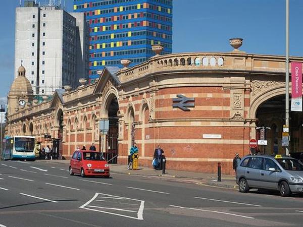 TUFWELL INSTALLS STYLISH NEW GLASS BALUSTRADE SYSTEM AT LEICESTER TRAIN STATION