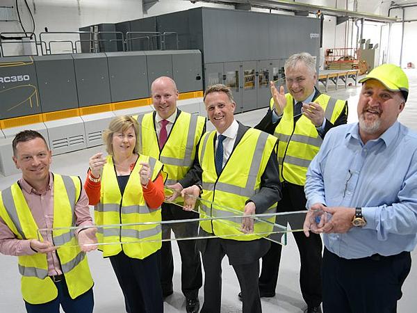 Graeme Hawes, Managing Director (far left), with Lesley Williams, Lloyd’s Simon Quin, Mark Smith and Adrian Philp, and PLG Glass’ Gary Dobson. 