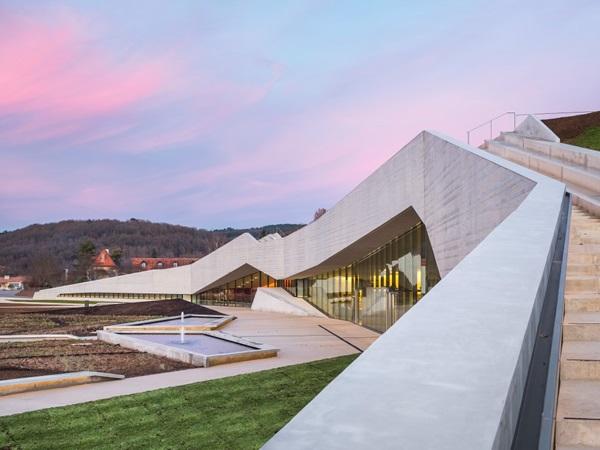 Lascaux IV International Centre for Cave Art