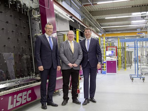 CEO WERU Group Jörg Holzgrefe, plant manager at WERU Triptis Jens Reimann and COO of the WERU Group Dr. Ing. Frank Fleissner (from left to right)