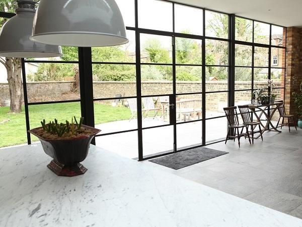 Bring steel windows and doors into the kitchen