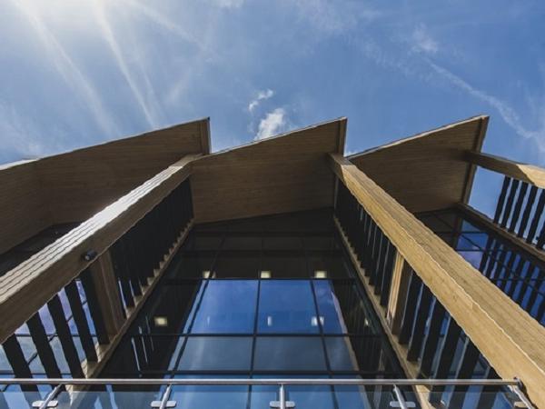 Freeze your bills: how thermal glazing helps buildings retain heat