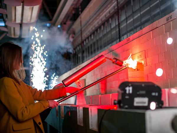 Patron Gabriela lighting the furnace on 07/02/2019