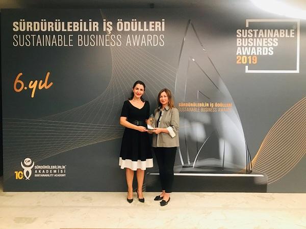 Şişecam is awarded with the Sustainable Business Award for its “Glass and Glass Again” project