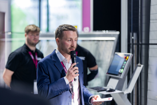 © LiSEC: Elias Leichtfried (Head of Product Management Glass Processing) presented the LSP-A system