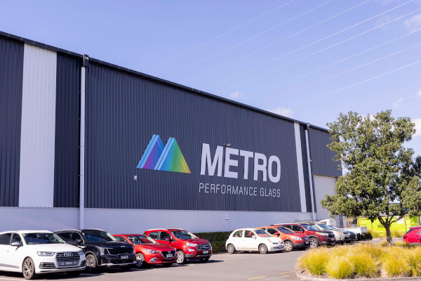 © LiSEC: Metro Performance Glass Production from the outside