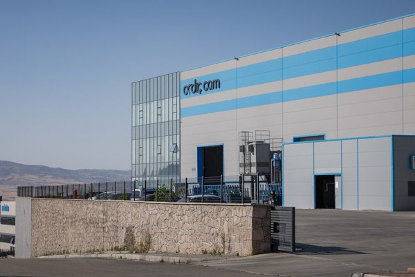 © LiSEC; Outside view of Ardıç Cam’s factory in Sincan, Ankara