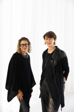 Prof. Dr. Linda Hildebrand and Dr. Lisa Rammig, the initiators of CircuClarity. Photo: Marcel Bilow