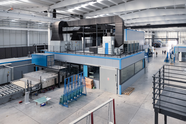 © LiSEC; PlusLam lamination line pre-lamination oven and clean room
