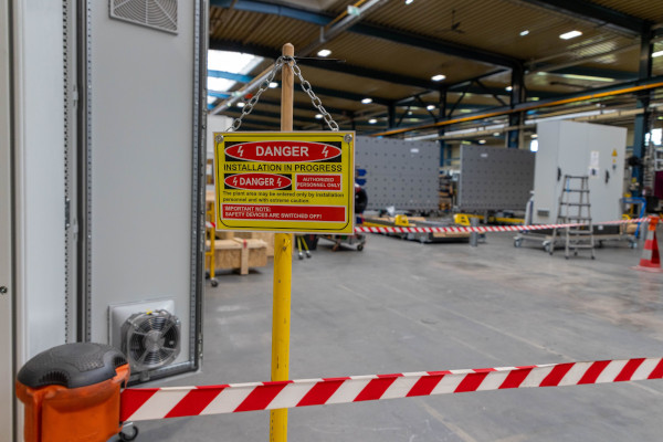 © LiSEC; Information regarding applicable safety requirements and legal regulations must be provided to the LiSEC fitters