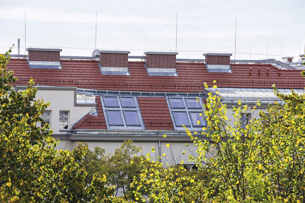 600 non-standard FAKRO roof windows in Goethehof