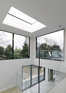 7 examples of natural light transforming living spaces