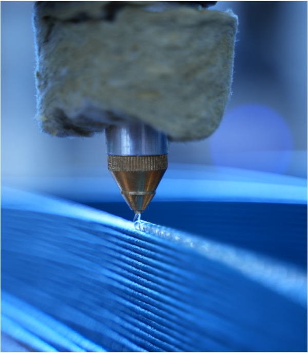 TU Dresden Adhesive - Adhesive Application Photo: Daniel Pfarr, Institute for Building Construction