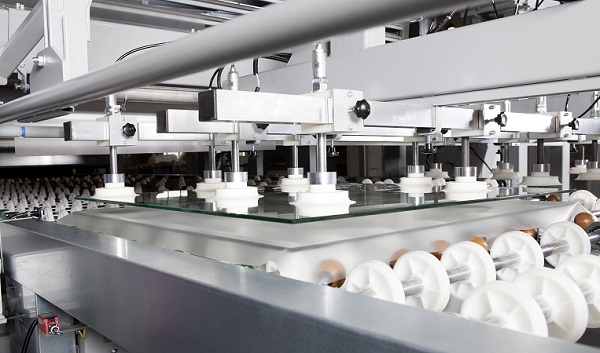 This is a U-shape solution for a maximum glass size of 2600 x 5000 millimetres with full convection pre-laminating system.