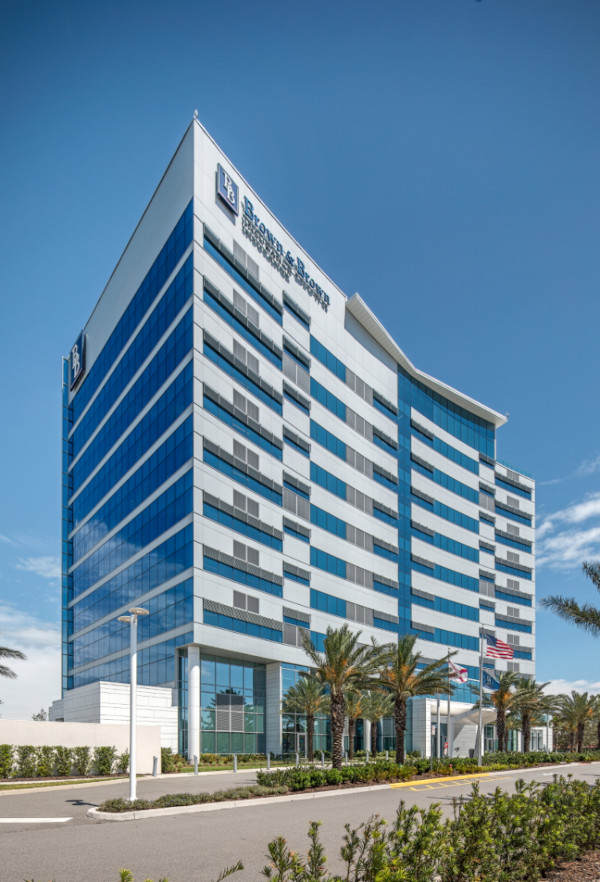 Brown & Brown Headquarters showcases Solarban® R100 Solarblue® glass, a Vitro Glass Technology Center creation, a glazing combination with a light sky-blue hue and outstanding thermal performance. (Photography: Tom Kessler)