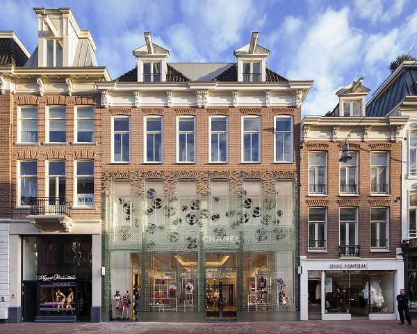Façade of the Crystal House in Amsterdam. Photo: Daria Scagliola & Stijn Brakkee