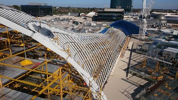 AAM performs daily checks to ensure the live structure is behaving as predicted as tonnes of glass panels are inserted.