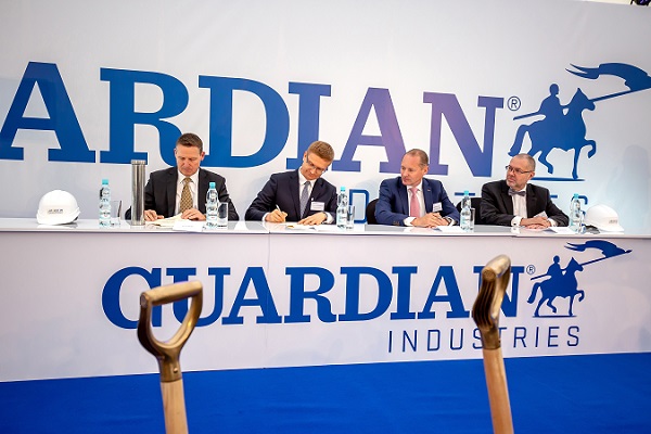 From left to right: Kevin Baird, Guardian Glass President and CEO  Krzysztof Matyjaszczyk, Częstochowa City Mayor Guus Boekhoudt, Vice President of Guardian Glass in Europe Conrad Bruch, Ambassador of the Grand Duchy of Luxembourg Photo Guardian Glass, LLC