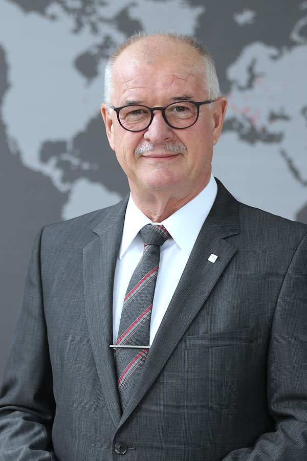 Dr Eckhard Keill