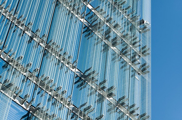 ERCO individual LED lighting tools for an award-winning facade lighting concept: SPG Headquarters Geneva