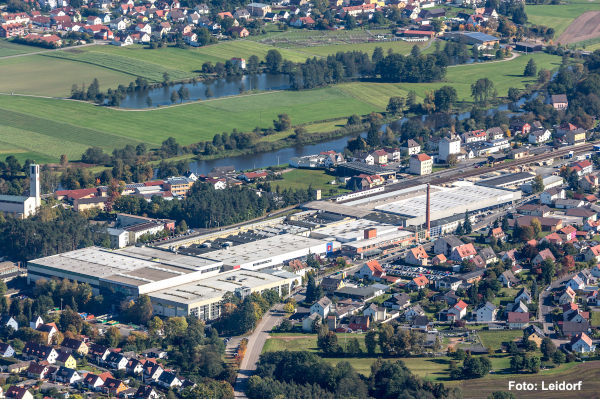 The FLACHGLAS Group, headquartered in Wernberg-Koeblitz in Bavaria, Germany, has been serving quality-conscious architectural and transportation sectors since 1938. Today, the company’s 3 plants throughout Germany all have Glaston tempering furnaces producing a comprehensive range of glass split evenly between these two sectors.