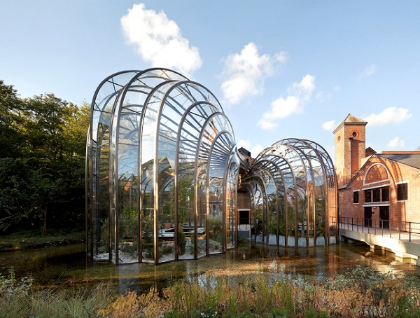 Figure 15a. Bombay Sapphire Distillery glasshouses extension in Whitchurch (United Kingdom) (Arkitexture 2015) 