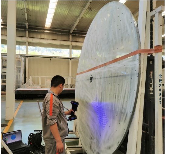 Fig. 1: 3D Scanner for multi-curved glass.
