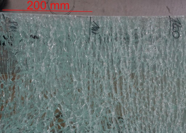 Fig. 22: Density of cracks and shard sizes.