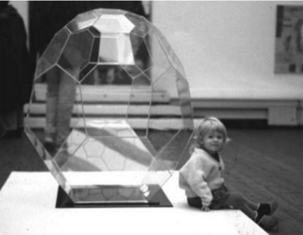 Figure 5. Glass dome with three-way vertices and glued joints [45]