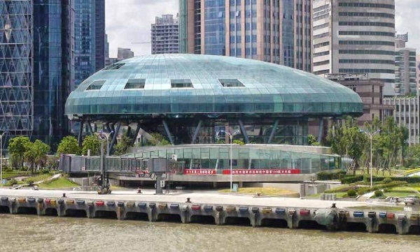 Figure 6 Shanghai Ocean Terminal, planar-quad glass panels because of its homothetic surface