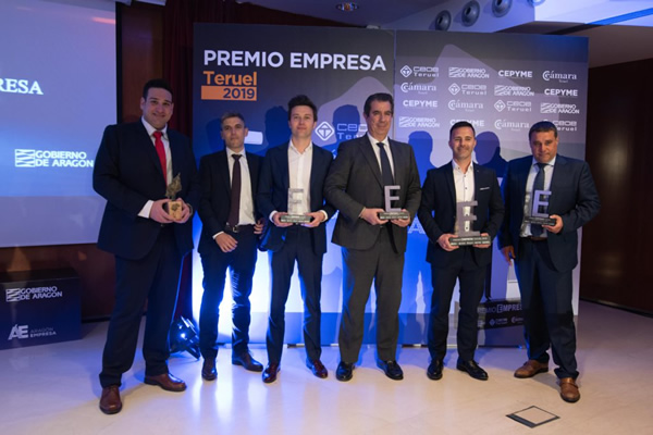 From left to right: Ricardo J. Martinez, CEO of Agro Intelligent, winner of the 2019 Seed Award. Antonio Ortega, CEO of TUROMAS and Álvaro Tomás, Vicepresident of TUROMAS, winners of the Business Career Award. Alejandro Ibrahim, CEO of Teruel-Plata Airport, winner of the Enterprise Award for Innovation. Iván Segura, Director of Motocross Centre, winner of the Company Award 2019. Ismael Conesa, CEO of Conservas Calanda, winner of the Company Award for Internationalisation.